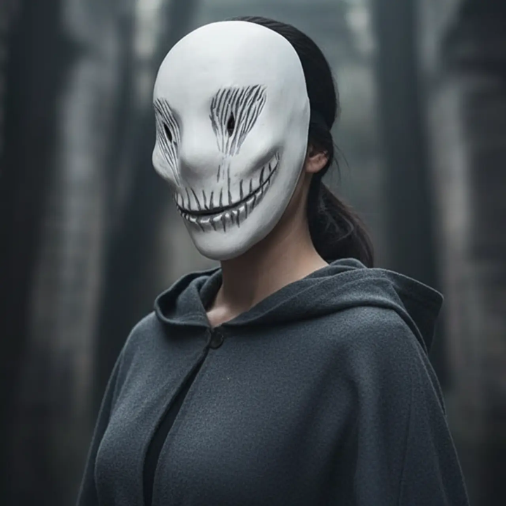 MunaWear - Costumes & Accessories - Halloween Horror Latex Mask – Scary Ghost Design for Adults – Perfect for Costume Parties and Trick or Treat -