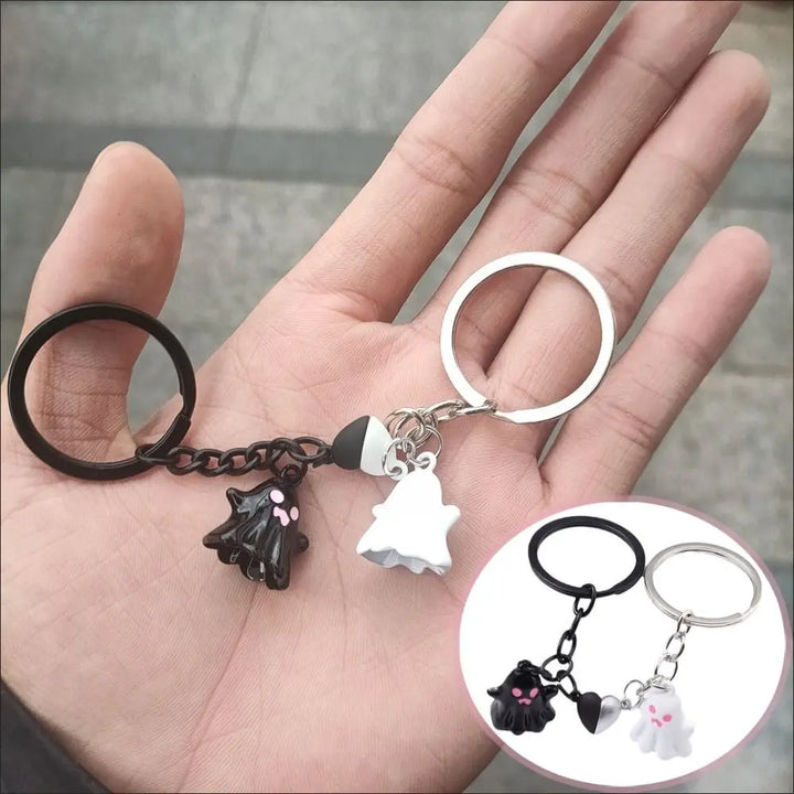 Halloween Keychain Set with Cute Ghosts – Durable Zinc Alloy for Parties, Gifts, and Accessories 3