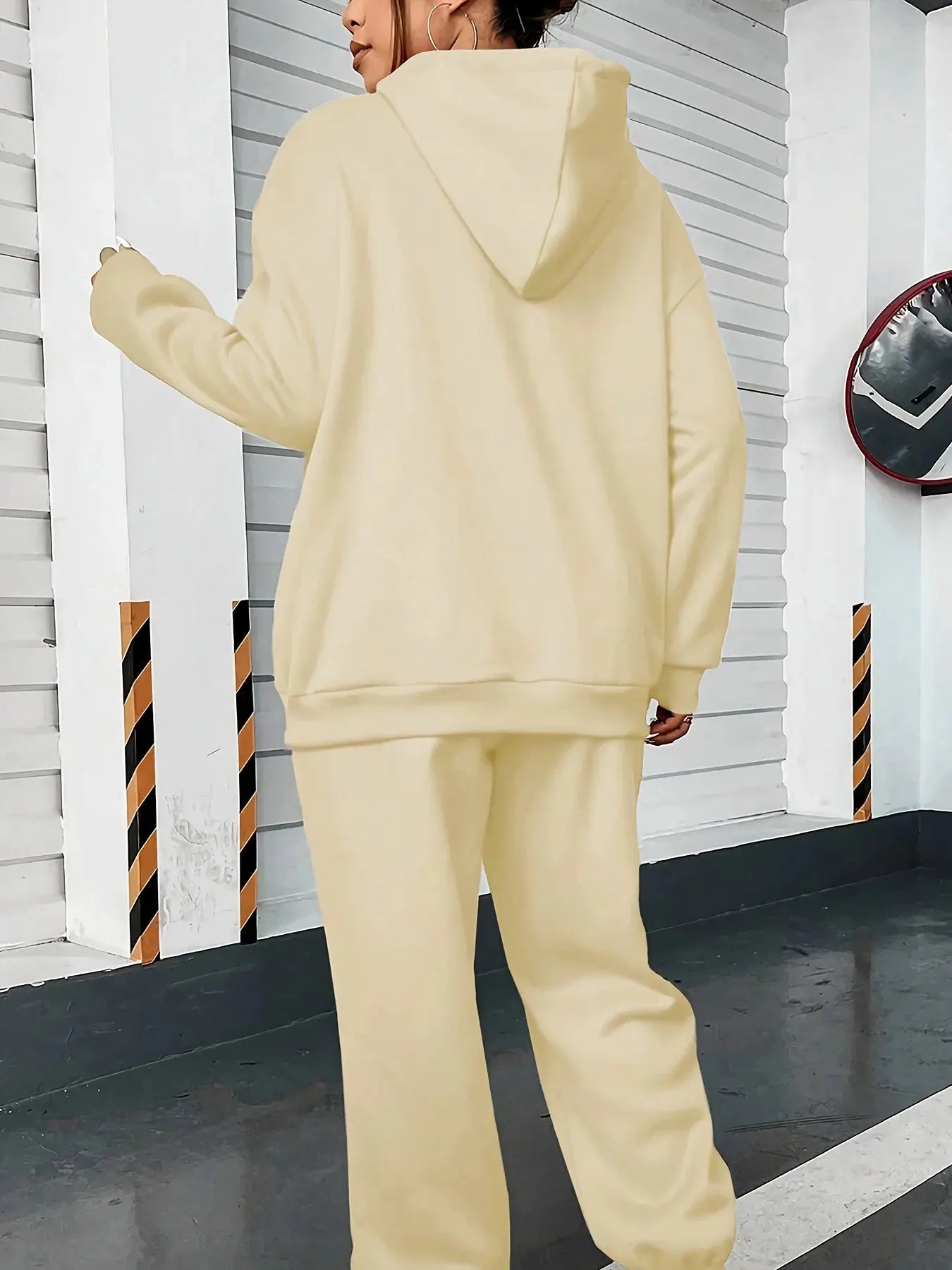 Liora - Cozy Women's Hoodie And Jogger Set With Drawstring For Casual Wear 1