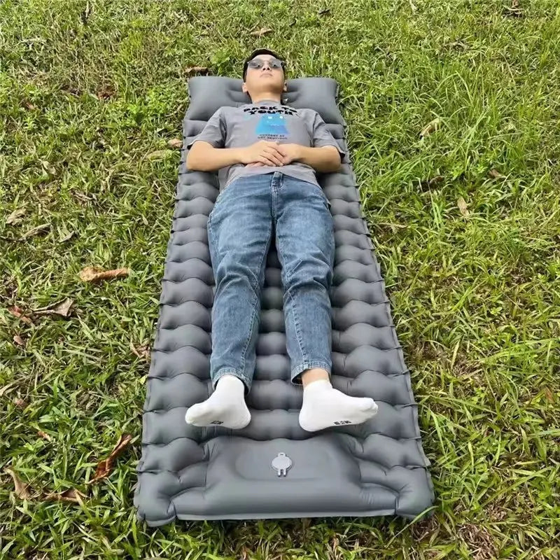 MunaWear - Air Beds & Mattresses - Airest – Ultralight Self-Inflating Camping Mattress with Built-in Pump & Pillows - Gray