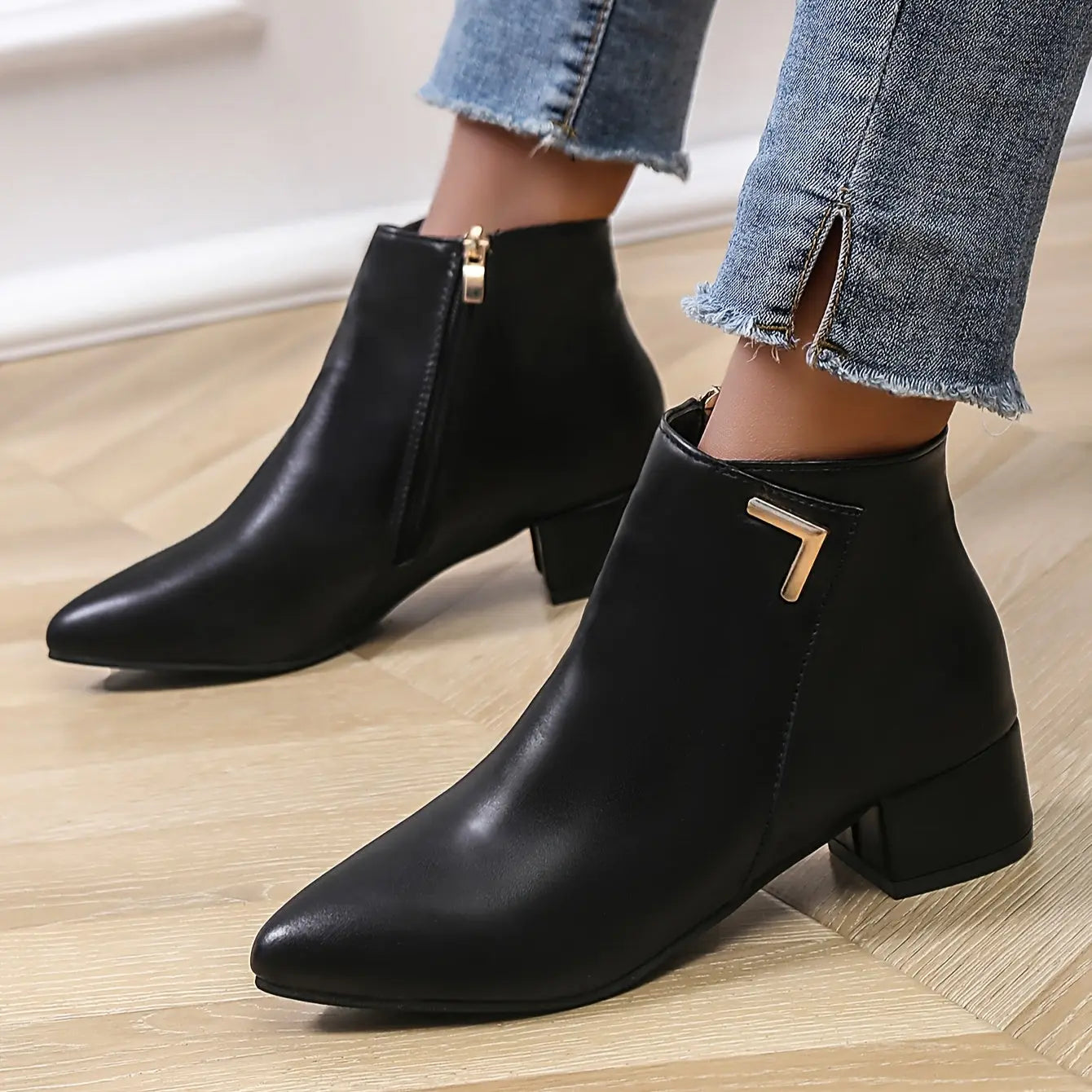 Liora - Black Ankle Boots With Chunky Heel And Pointed Toe For Versatile Everyday Wear 1