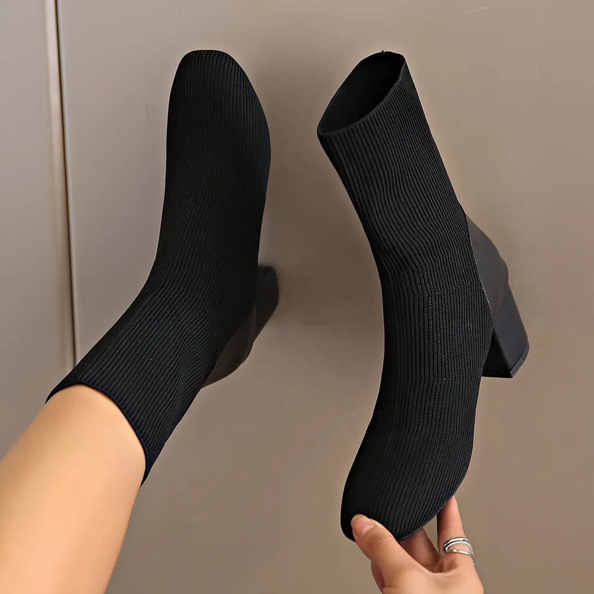 Liora - Stylish Black Ankle Boots With Chunky Heel For Everyday Elegance 1