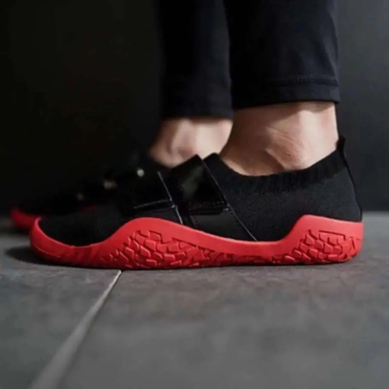 MunaWear - Athletic Shoes - Eris- Unisex Strength Support Wrestling Shoes for Deadlift & Squat - Black/Red