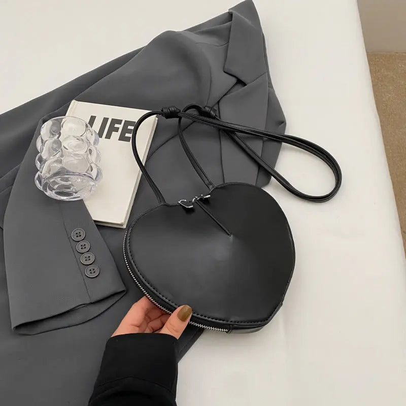 Liora - Chic Shoulder Bag With Stylish Design For Everyday Use 0