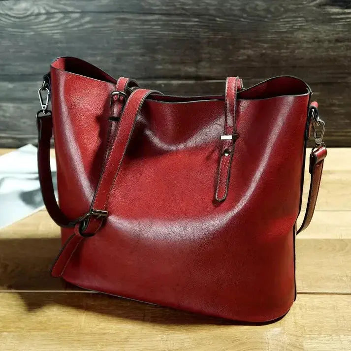 MunaWear - Bags - Liora - Elegant Leather Crossbody Bag With Spacious Design For Everyday Use - Dark Red