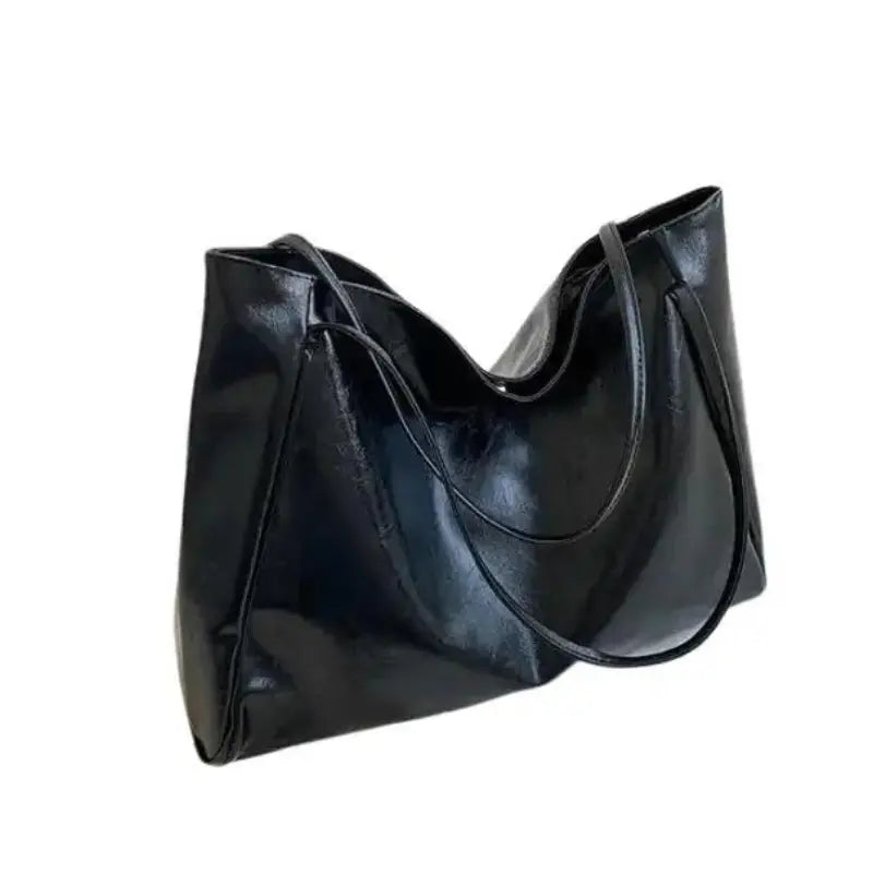 MunaWear - Bags - Liora - Elegant Shoulder Bag With Modern Design For Everyday Style - Black / 42cm x 10cm x 29cm