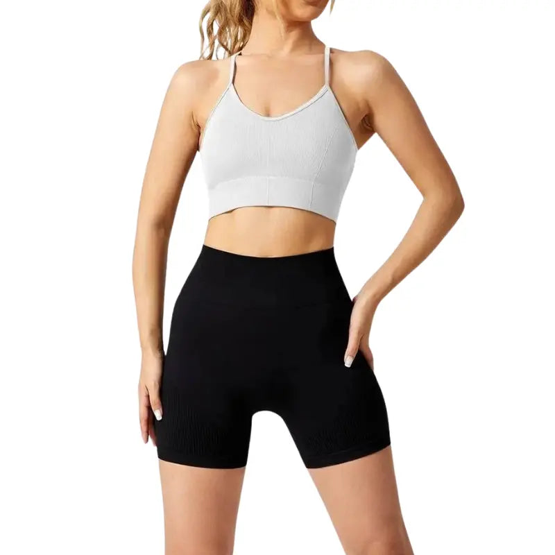 Celina – High Support Seamless Sports Bra with Crossed Back Straps and Removable Pads for Ultimate Comfort