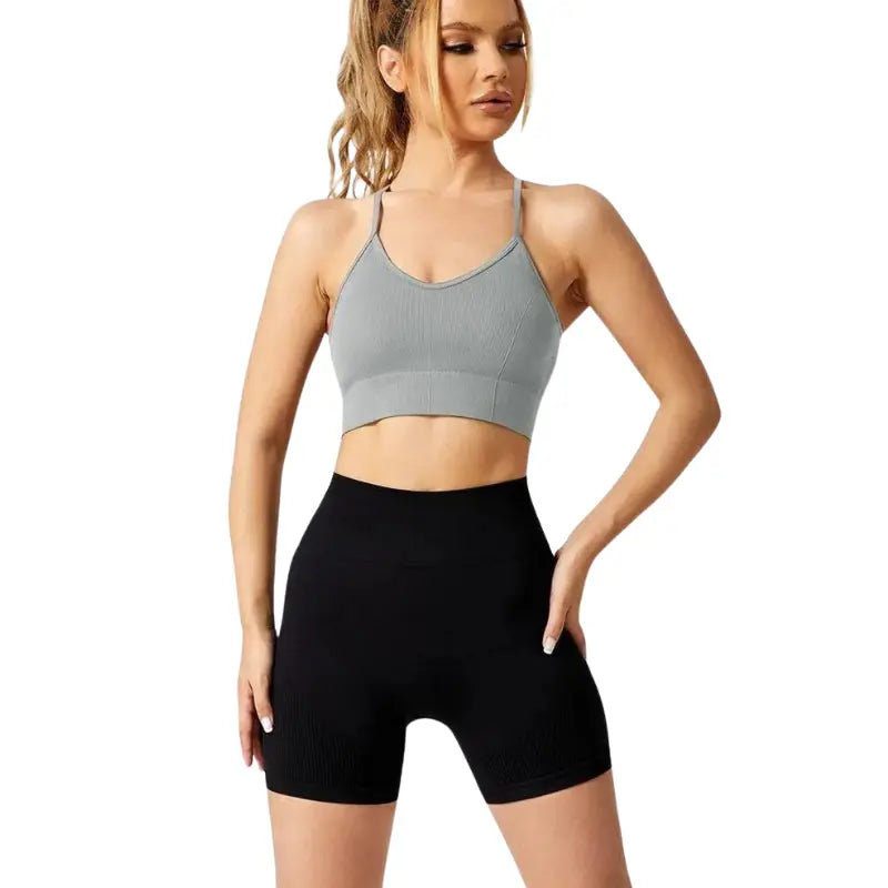 Celina – High Support Seamless Sports Bra with Crossed Back Straps and Removable Pads for Ultimate Comfort