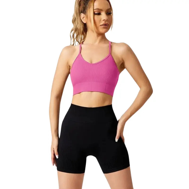 Celina – High Support Seamless Sports Bra with Crossed Back Straps and Removable Pads for Ultimate Comfort