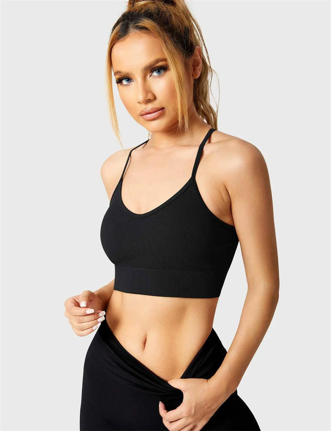 MunaWear  Bras  Luna – High Support Seamless Sports Bra with Crossed Back Straps and Removable Pads for Ultimate Comfort 