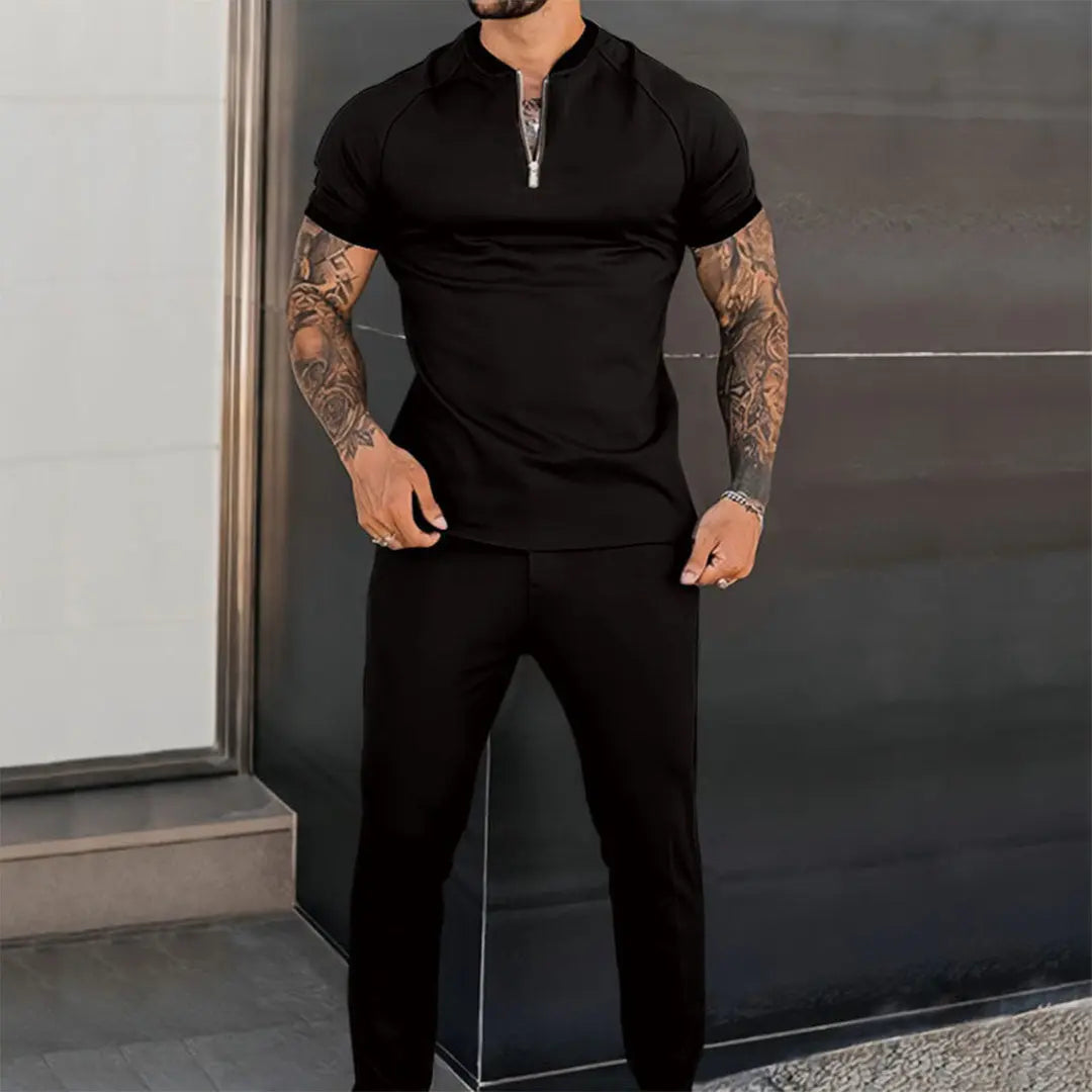 https://cdn.shopify.com/s/files/1/0879/0949/9227/files/Zwart_Alexander_-_Slim-Fit_Casual_Heren_Set_T-E_1.jpg