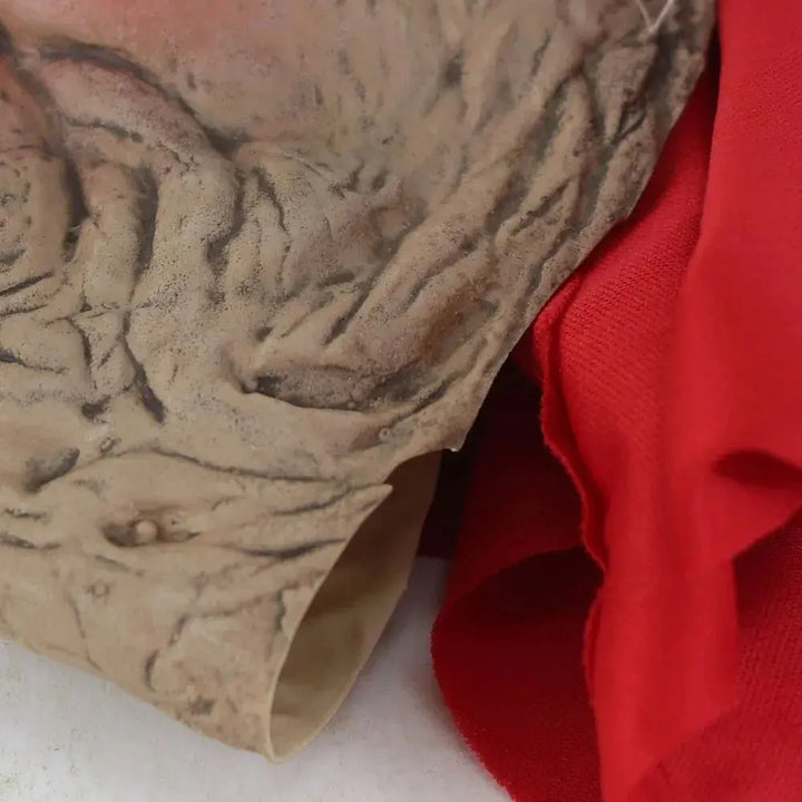 Funny Halloween Granny Mask – Realistic Latex Costume Prop with Wrinkled Face & Red Scarf – Perfect for Parties 3