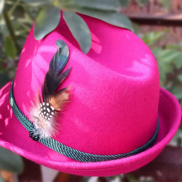 Oktoberfest Fedora Hat for Women – Stylish Short Felt Design with Feather – Perfect for Beer Festivals 3