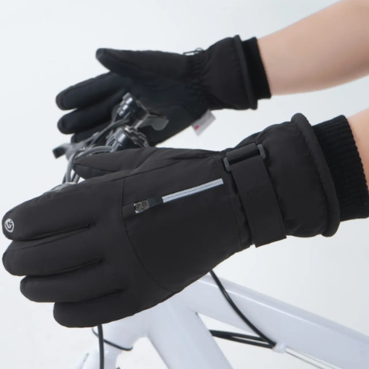 MunaWear - Gloves & Mittens - Evora – Premium Waterproof Ski Gloves With Touch Screen Capability For Outdoor Adventures - Black / XL