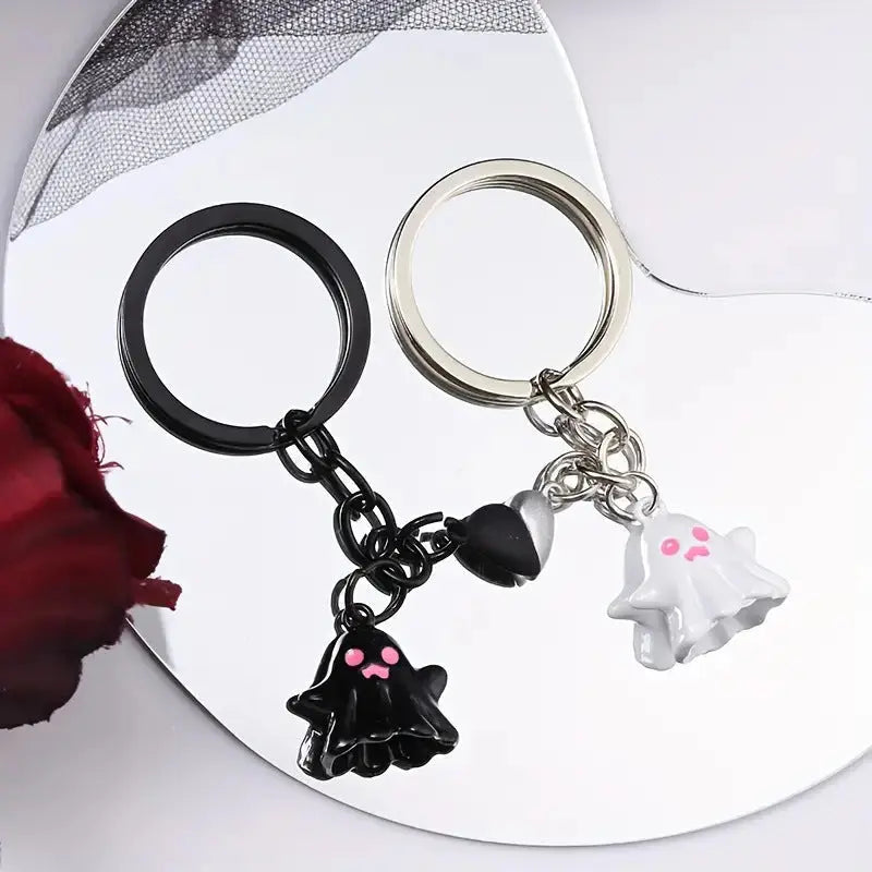 Halloween Keychain Set with Cute Ghosts – Durable Zinc Alloy for Parties, Gifts, and Accessories 4