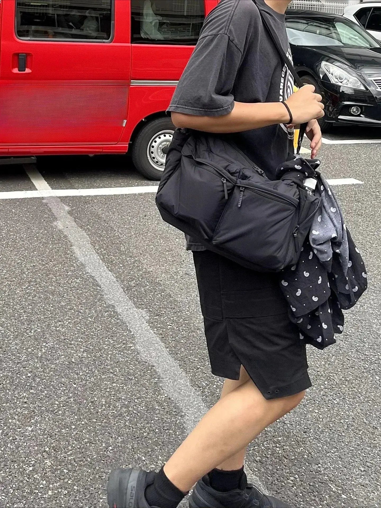 Mia - Casual Multi-Pocket Nylon Messenger Bag for Women, Ideal for Travel & Shopping 3