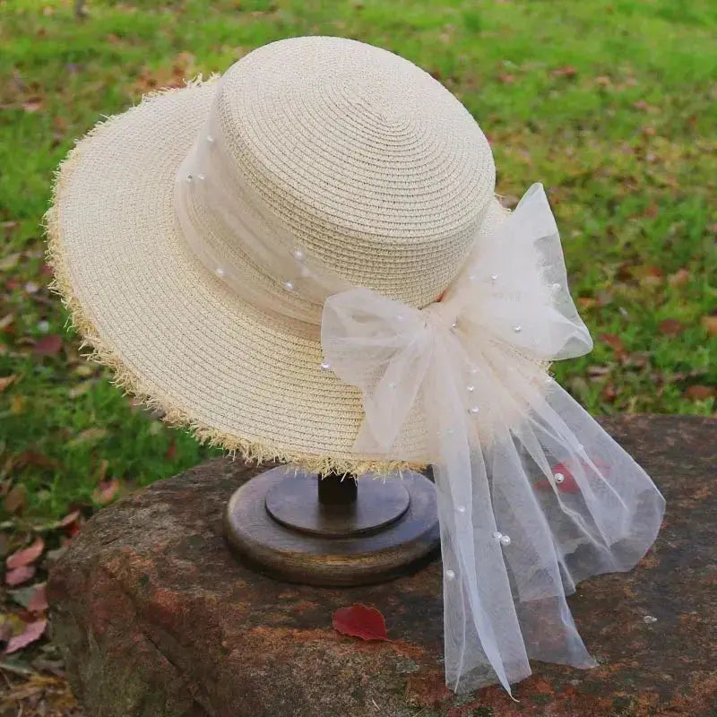Liora - Elegant Women's Straw Hat With Lace Accents For Summer Outings 0