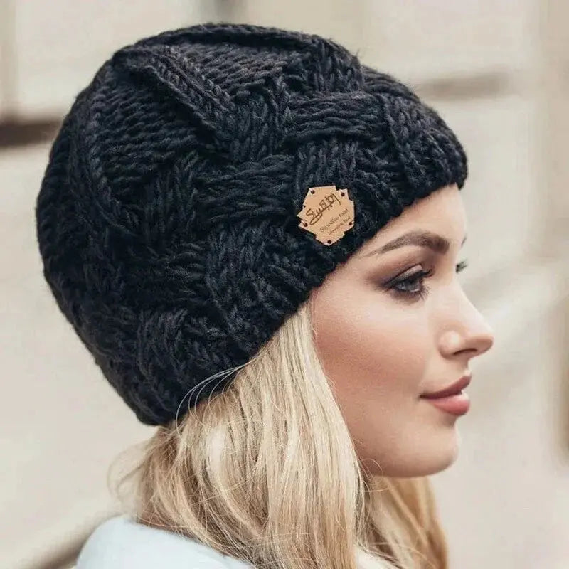 Marlow - Cozy Knitted Hat With Soft Fabric For Winter Adventures 0