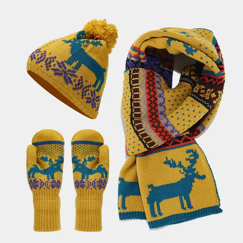 Cozy Christmas Hat, Scarf, and Gloves Set – Festive Reindeer Design for Holiday Outings 12