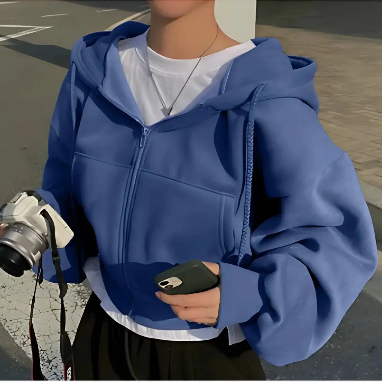 Sage – Soft Fabric Zipper Hoodie with Adjustable Hood and Kangaroo Pocket for Women