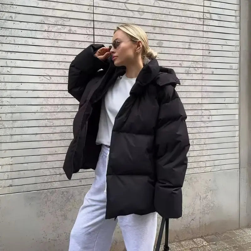 Clea – Oversized Women's Hooded Jacket With Warmth For Cold Days- Black