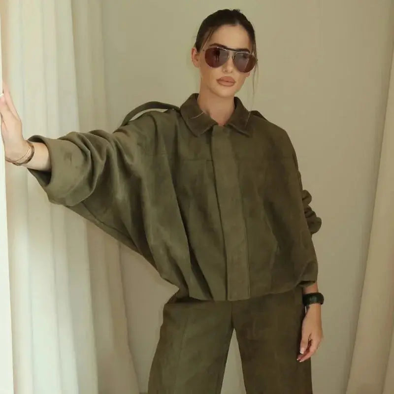 Liora - Stylish Women's Cropped Bomber Jacket With Lapel Collar For Casual Outings 2