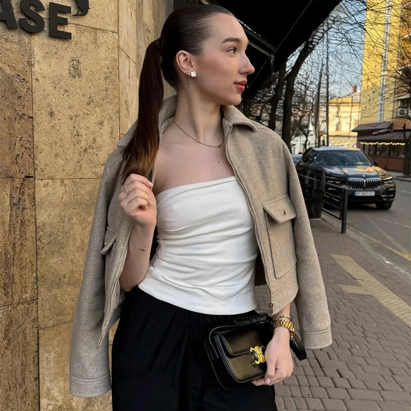 MunaWear - Jackets - Liora - Stylish Women's Jacket with Bomber Design and Zip Front for Casual Outings - 