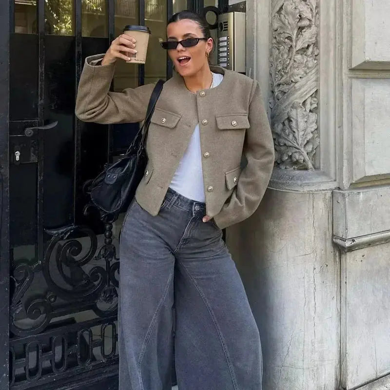 MunaWear - Jackets - Liora - Trendy Women's Cropped Bomber Jacket With Round Neck For Casual Street Style - 