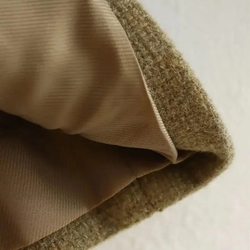 MunaWear - Jackets - Liora - Trendy Women's Cropped Bomber Jacket With Round Neck For Casual Street Style - 