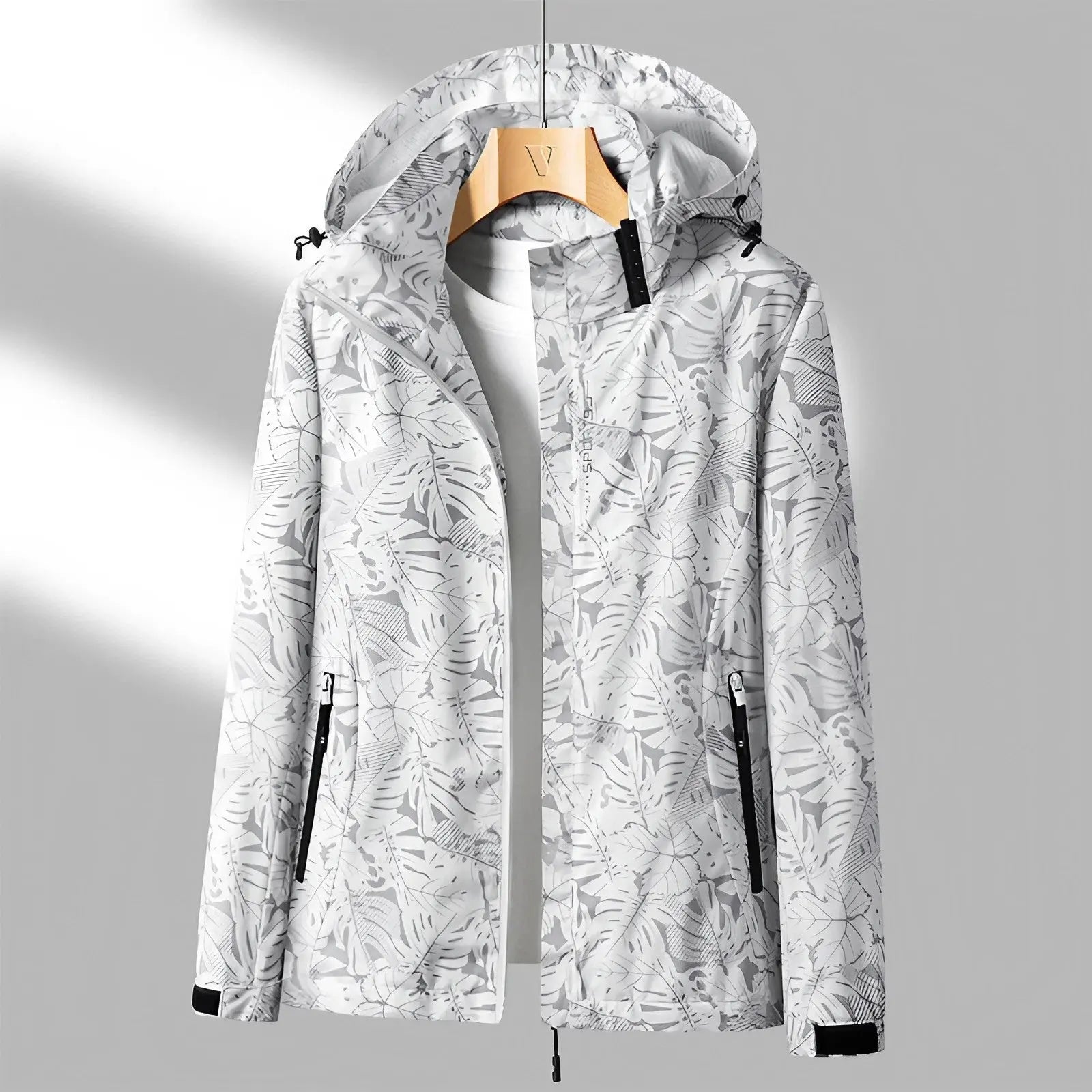 Liora – Stylish Women's Hooded Jacket With Trendy Print For Outdoor Activities 2
