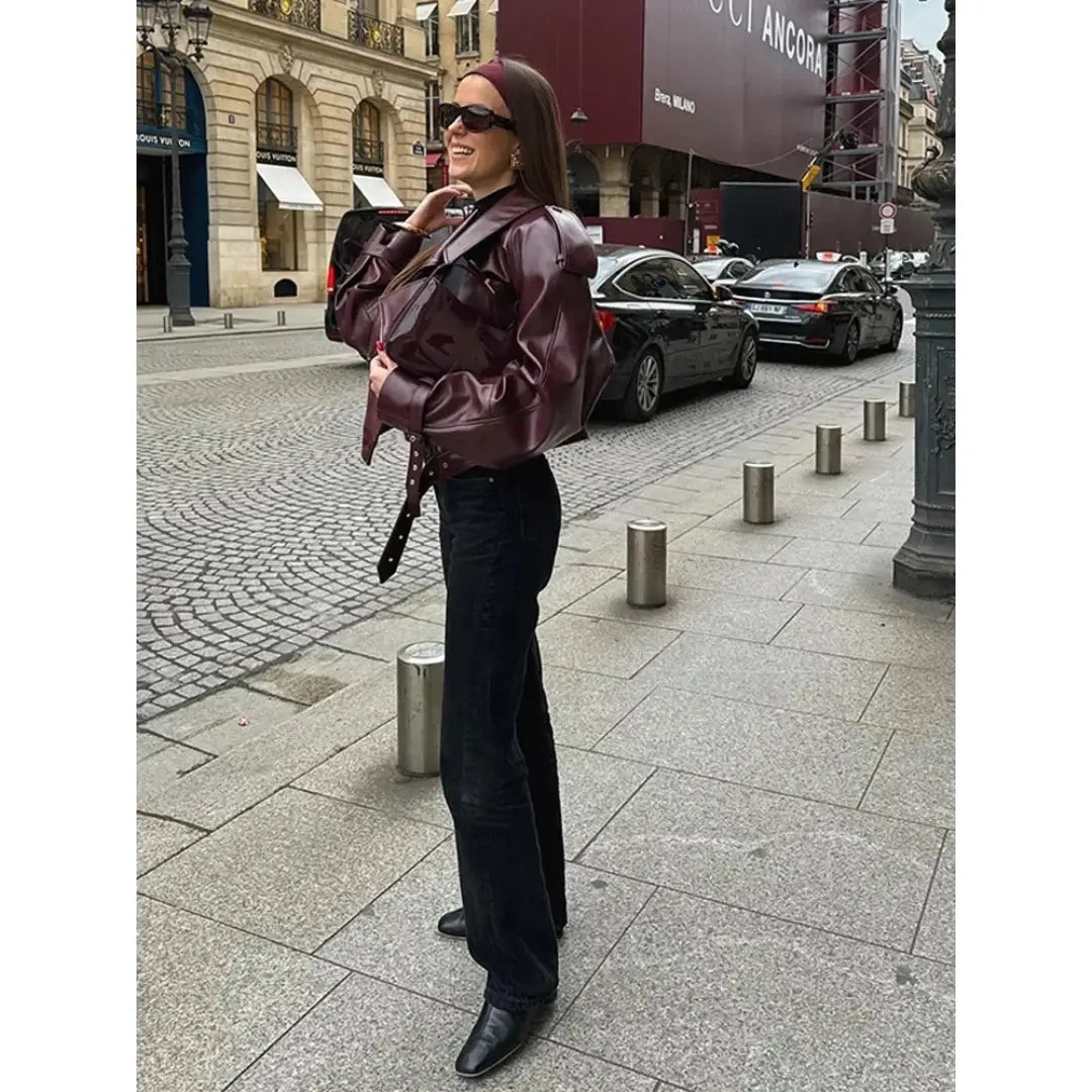 Liora – Warm Women's Long-Sleeve Jacket With Modern Short Fit For Everyday Comfort 2