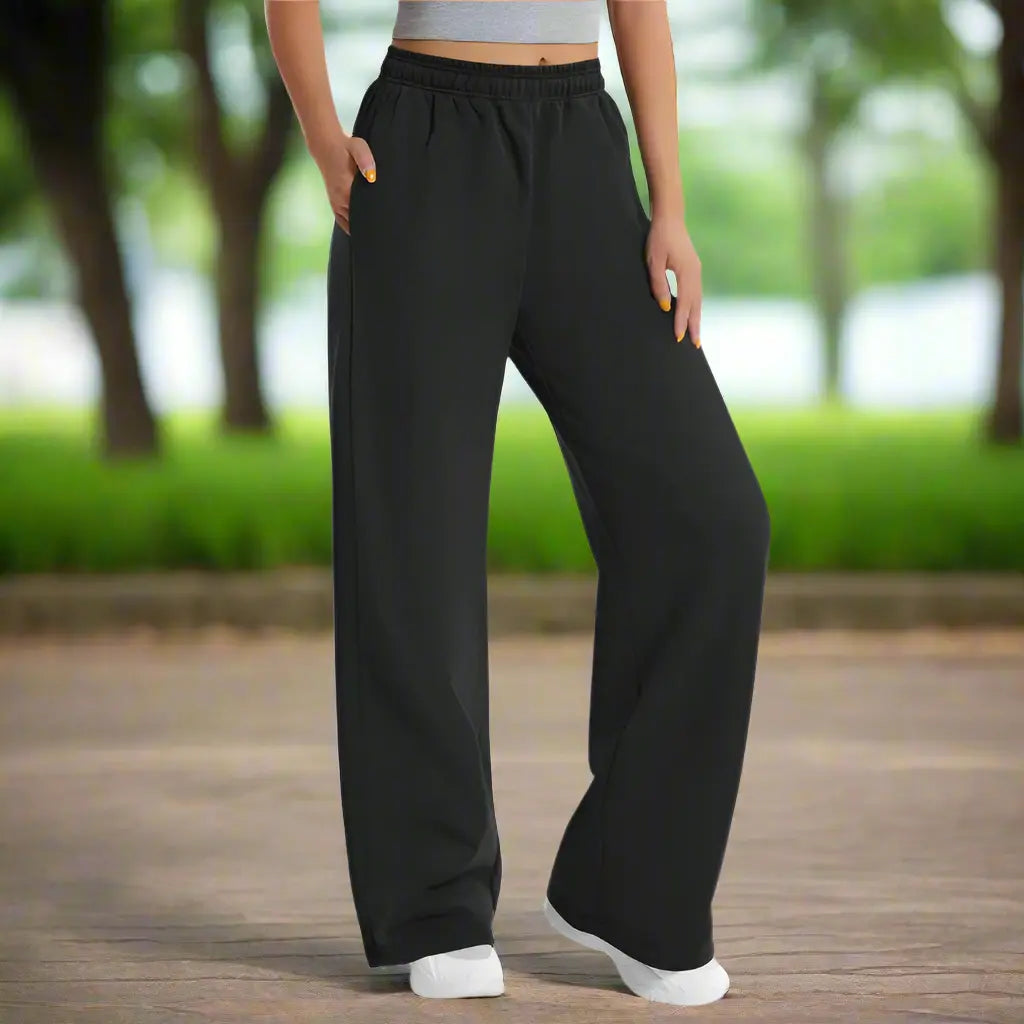 Calla – Black Sweatpants for Women with Adjustable Drawstring and Deep Side Pockets