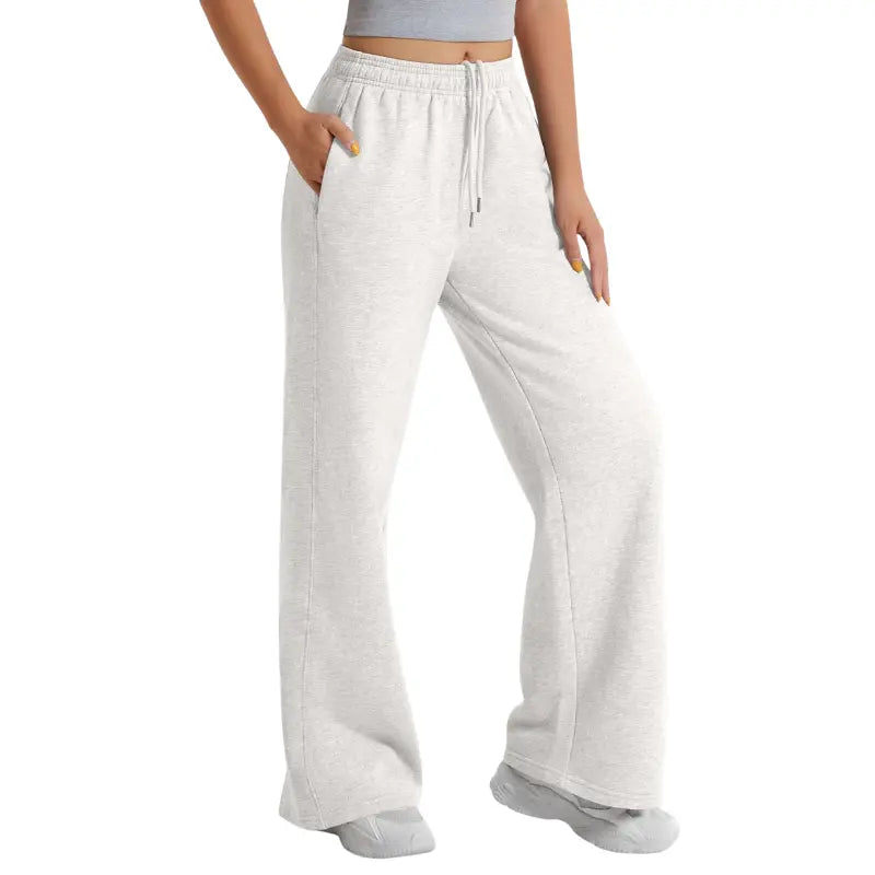 Calla – Black Sweatpants for Women with Adjustable Drawstring and Deep Side Pockets