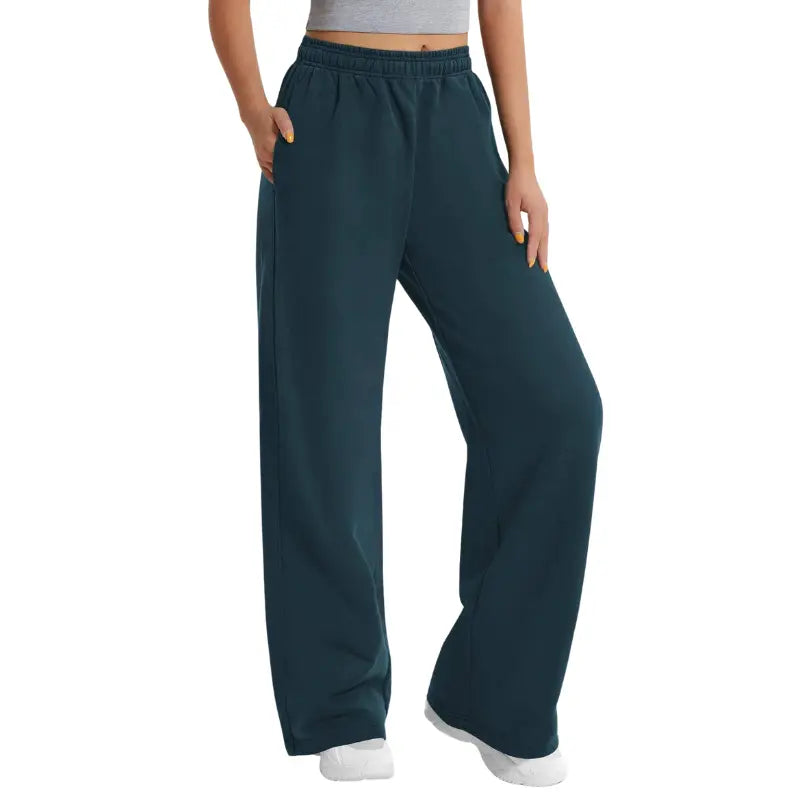 Calla – Black Sweatpants for Women with Adjustable Drawstring and Deep Side Pockets