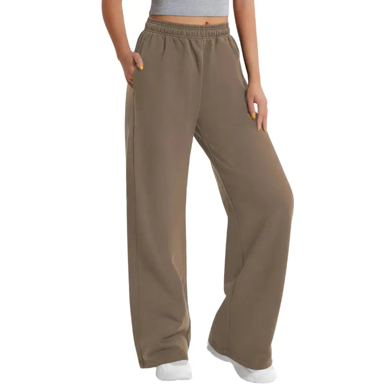 Calla – Black Sweatpants for Women with Adjustable Drawstring and Deep Side Pockets