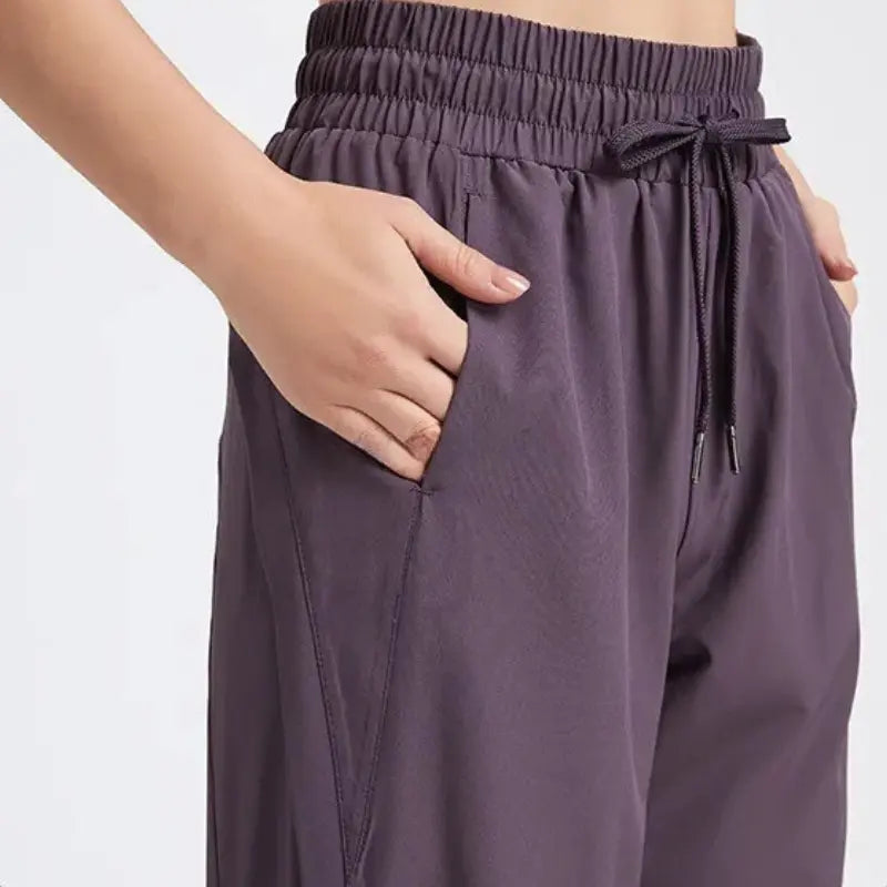 MunaWear - Joggers & Sweatpants - Naya – Relaxed Fit Ladies Jogging Pants with Adjustable Waistband & Deep Pockets, Best Joggers for Women - 