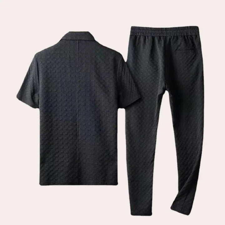 https://cdn.shopify.com/s/files/1/0879/0949/9227/files/Zwart_VALENTIN_-_Luxe_Loungewear_Set_voor_Heren_T-E2.png