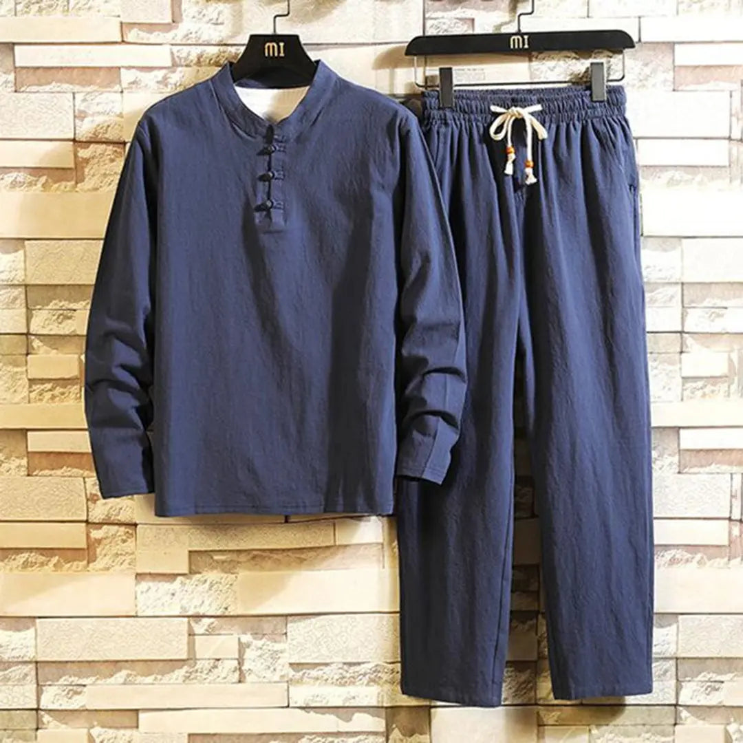 https://cdn.shopify.com/s/files/1/0879/0949/9227/files/Marineblauw_LIVIO_-_Stijlvolle_en_Comfortabele_Herenset_T-E.jpg
