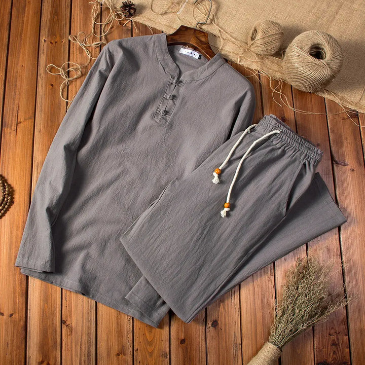 https://cdn.shopify.com/s/files/1/0879/0949/9227/files/Grijs_LIVIO_-_Stijlvolle_en_Comfortabele_Herenset_T-E_2.jpg