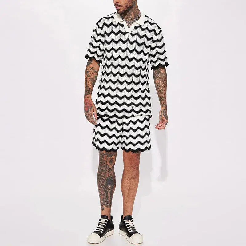 https://cdn.shopify.com/s/files/1/0879/0949/9227/files/Elvio_Trendy_Gebreide_Zomerset_met_Polo_en_Short_voor_HerenTE1.webp