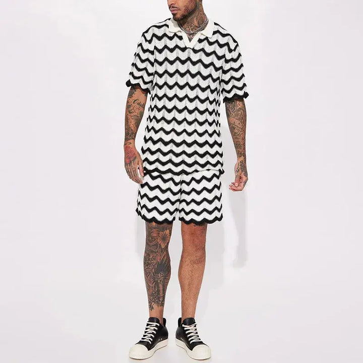 https://cdn.shopify.com/s/files/1/0879/0949/9227/files/Elvio_Trendy_Gebreide_Zomerset_met_Polo_en_Short_voor_HerenTE1.webp