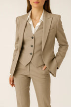 Liora - Women's Suit With Tailored Blazer And Trousers For Professional And Formal Occasions 4