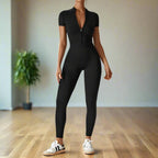 Samantha – Slim-Fit Short Sleeve Sport Jumpsuit with Zipper for Yoga and Fitness