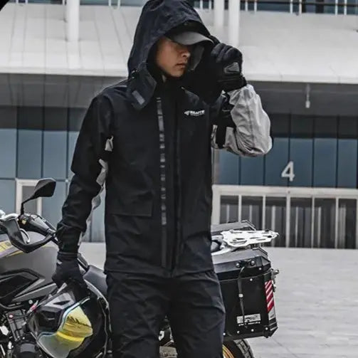 Liam – Lightweight Waterproof Motorcycle Raincoat Suit for Men & Women