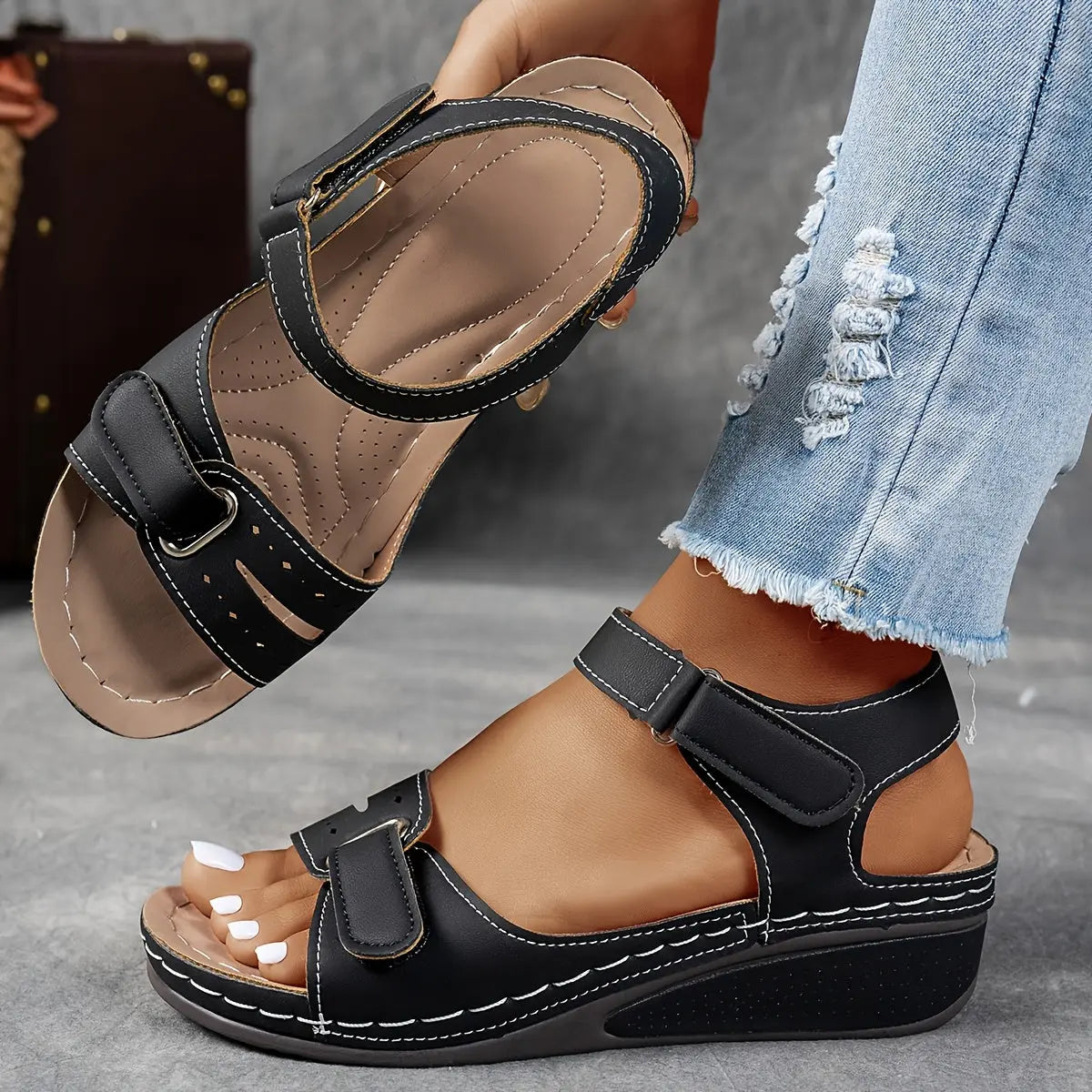 Stylish Women's Sandals with Adjustable Straps and Cushioned Insoles for All-Day Comfort 3
