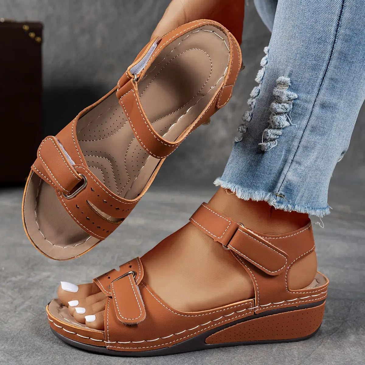 Stylish Women's Sandals with Adjustable Straps and Cushioned Insoles for All-Day Comfort 4