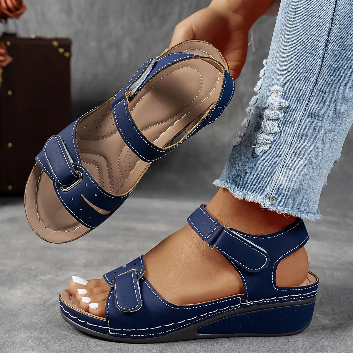 Stylish Women's Sandals with Adjustable Straps and Cushioned Insoles for All-Day Comfort 7
