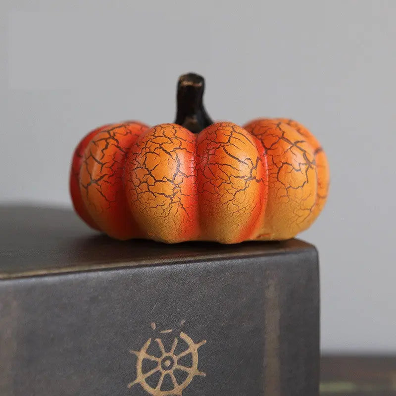 Halloween LED Pumpkin Lanterns – Spooky Decoration for Parties & Costumes 1