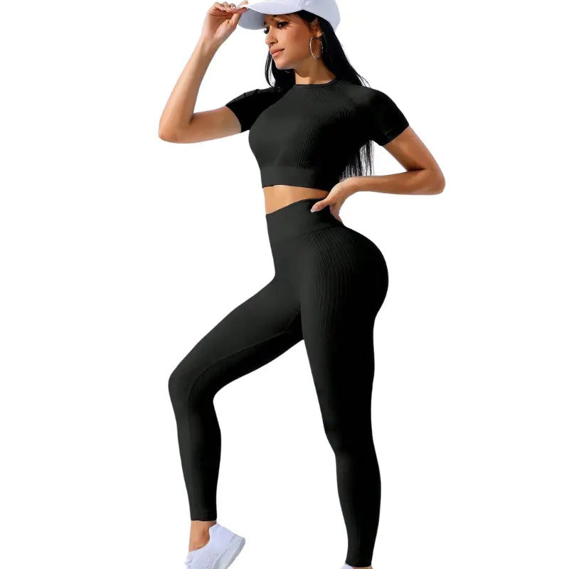 Layla - Chic Women's Activewear Set for Enhanced Comfort and Flexibility