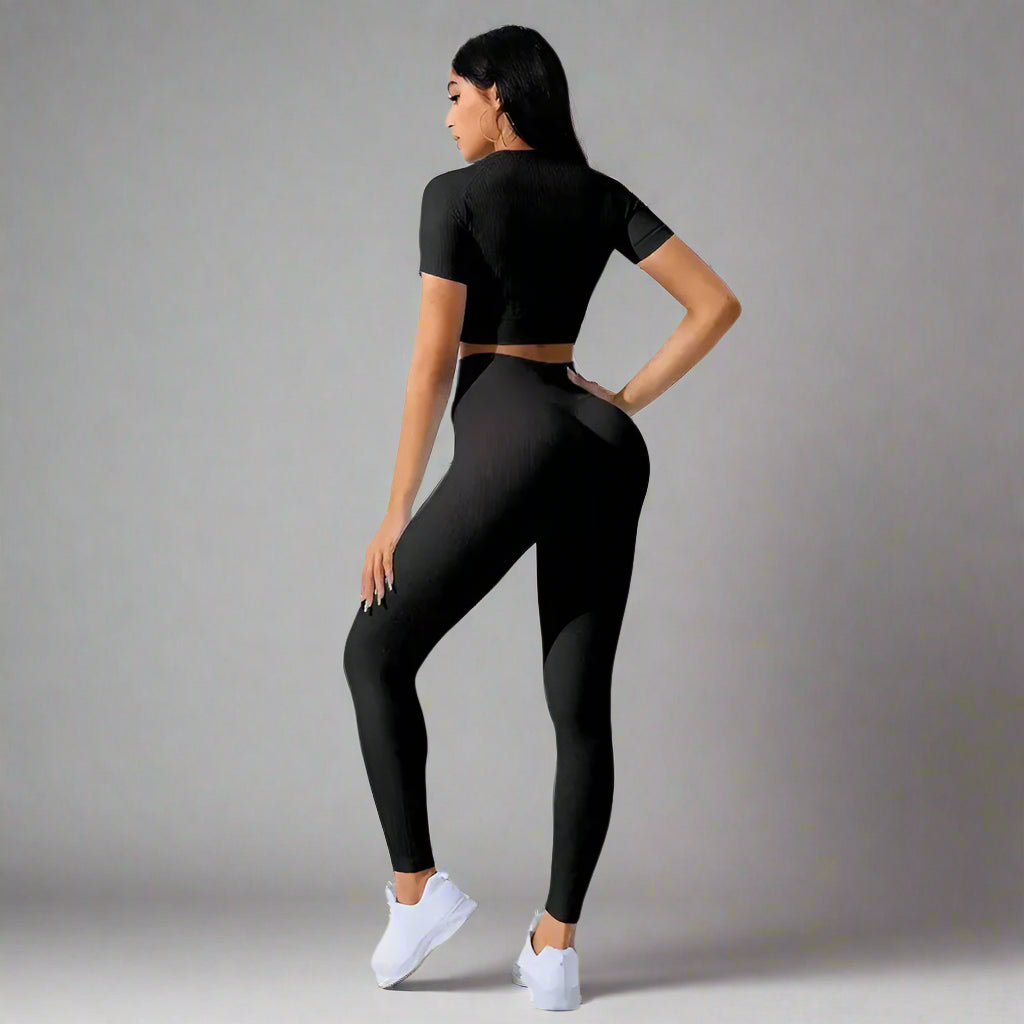 MunaWear  Sets  Layla - Chic Women's Activewear Set for Enhanced Comfort and Flexibility